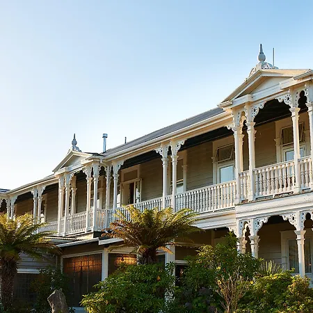 Prince'S Gate Hotel